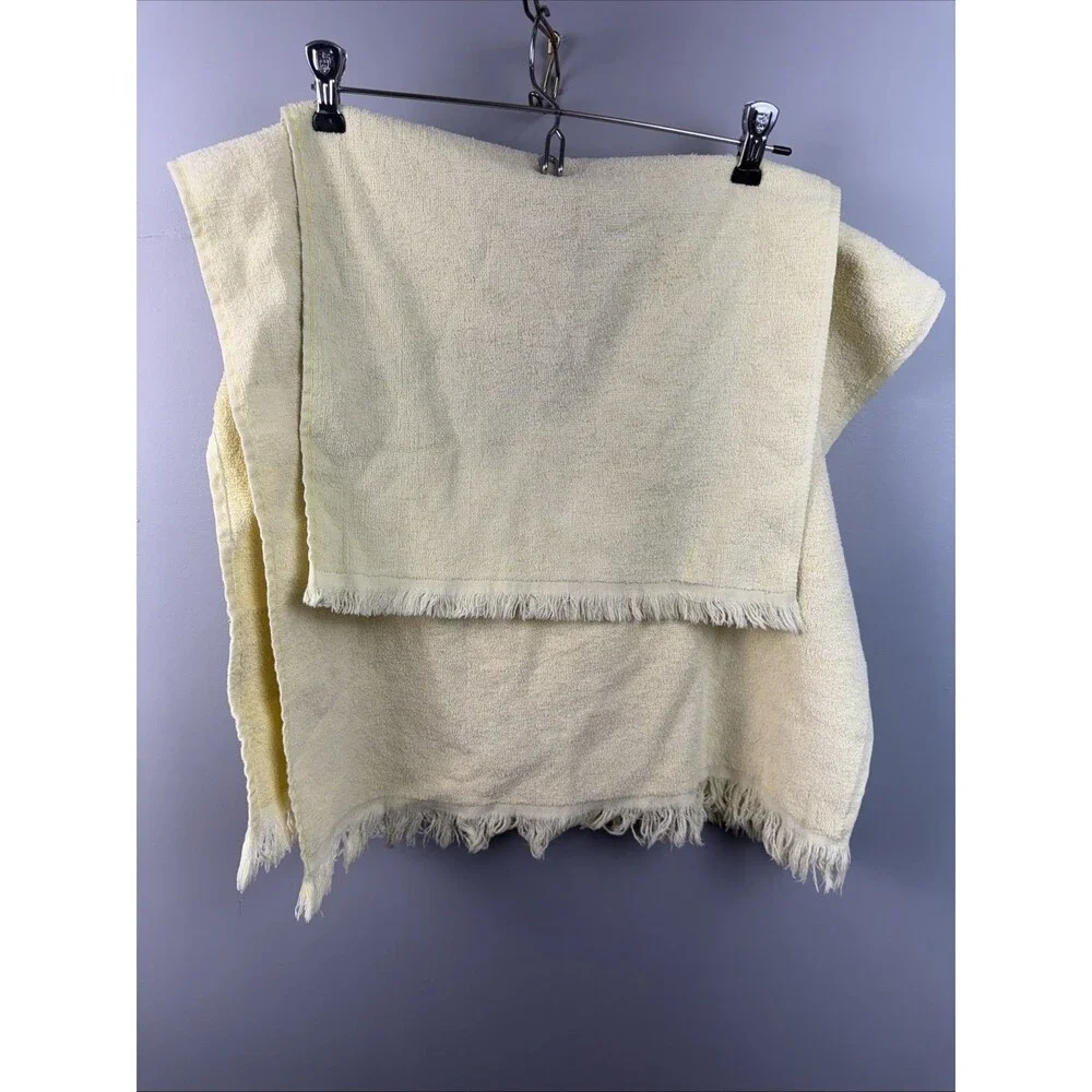 N/A hand towel